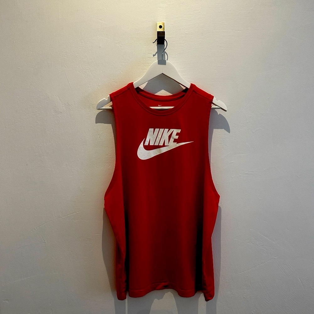 The Nike Tee
